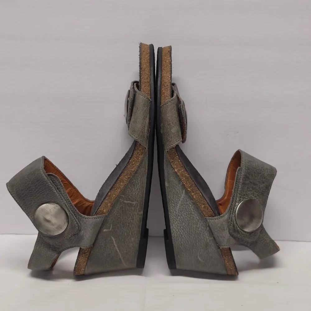 Taos Footwear Carousel 2 Sandals In Graphite Gray Leather Adjustable Straps US 7